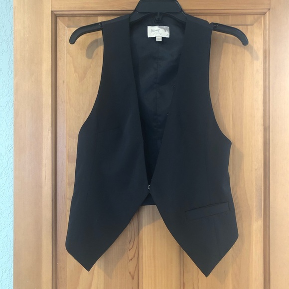 Elizabeth and James Dandy Vest - Picture 2 of 5